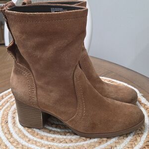 WHITE MOUNTAIN SUEDE LEATHER BERNATA ANKLE BOOTS CHESTNUT SZ 8